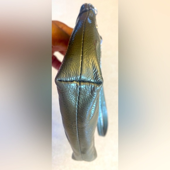 COACH Olive Green Patent Leather Wristlet, EUC - Picture 9 of 10
